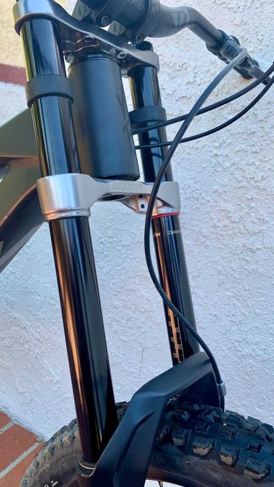 Downhill колело YT Tues 2021 Black magic XL 27.5