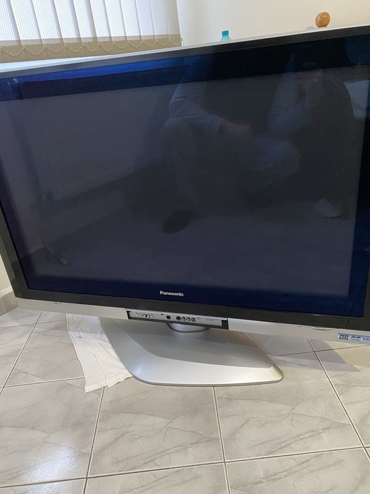Телевизор Панасоник 42 инча