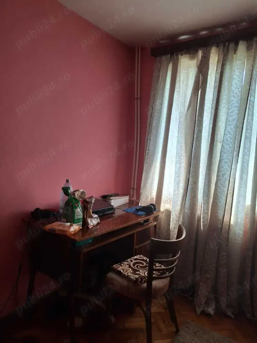 Vand apartament 2 camere Etaj 3