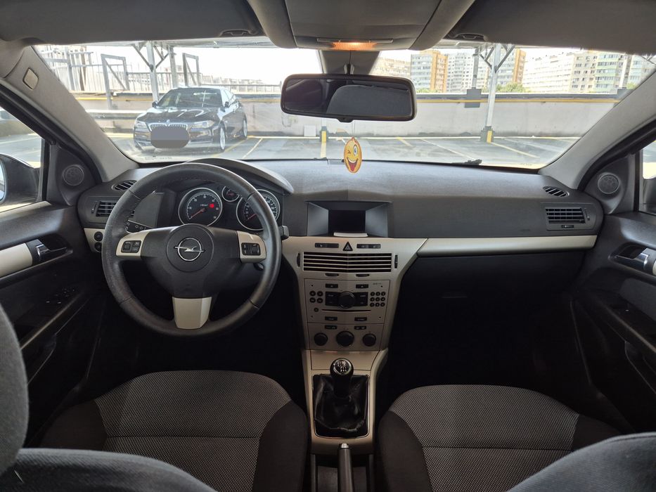 Opel Astra GTC 1.9 CDTI, 120 CP
