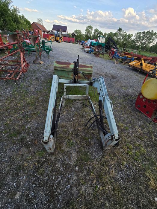 Incarcator frontal cu cupa pentru tractor de 60 cai făra suporti