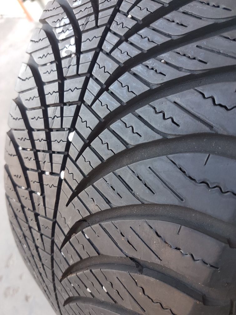 Всесезони гуми 2 броя GOODYEAR Vector 4 Season 215 45 R16 дот 0917