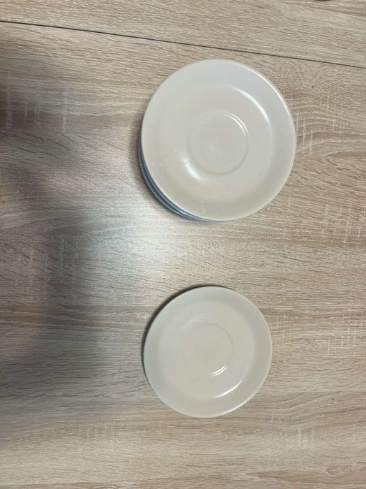 Бели малки чинии(кръгли)