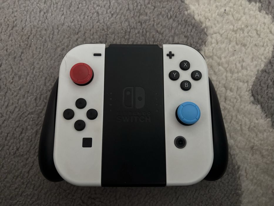 Vand Nitendo Switch OLED + Multe Jocuri Populare