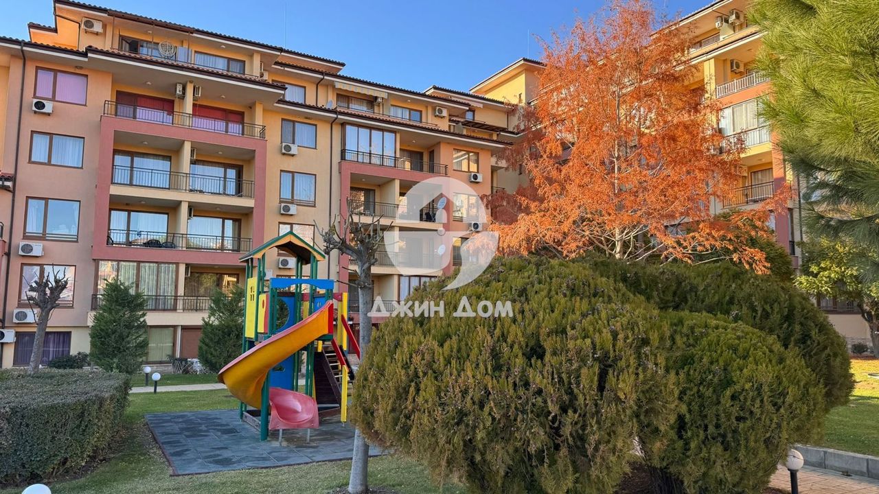 Продава се Тристаен апартамент в Свети Влас - 78 кв.м за 1475 €/кв.м - Снимка #11
