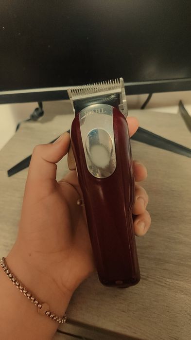 Vând mașini de tuns WAHL BeByliss