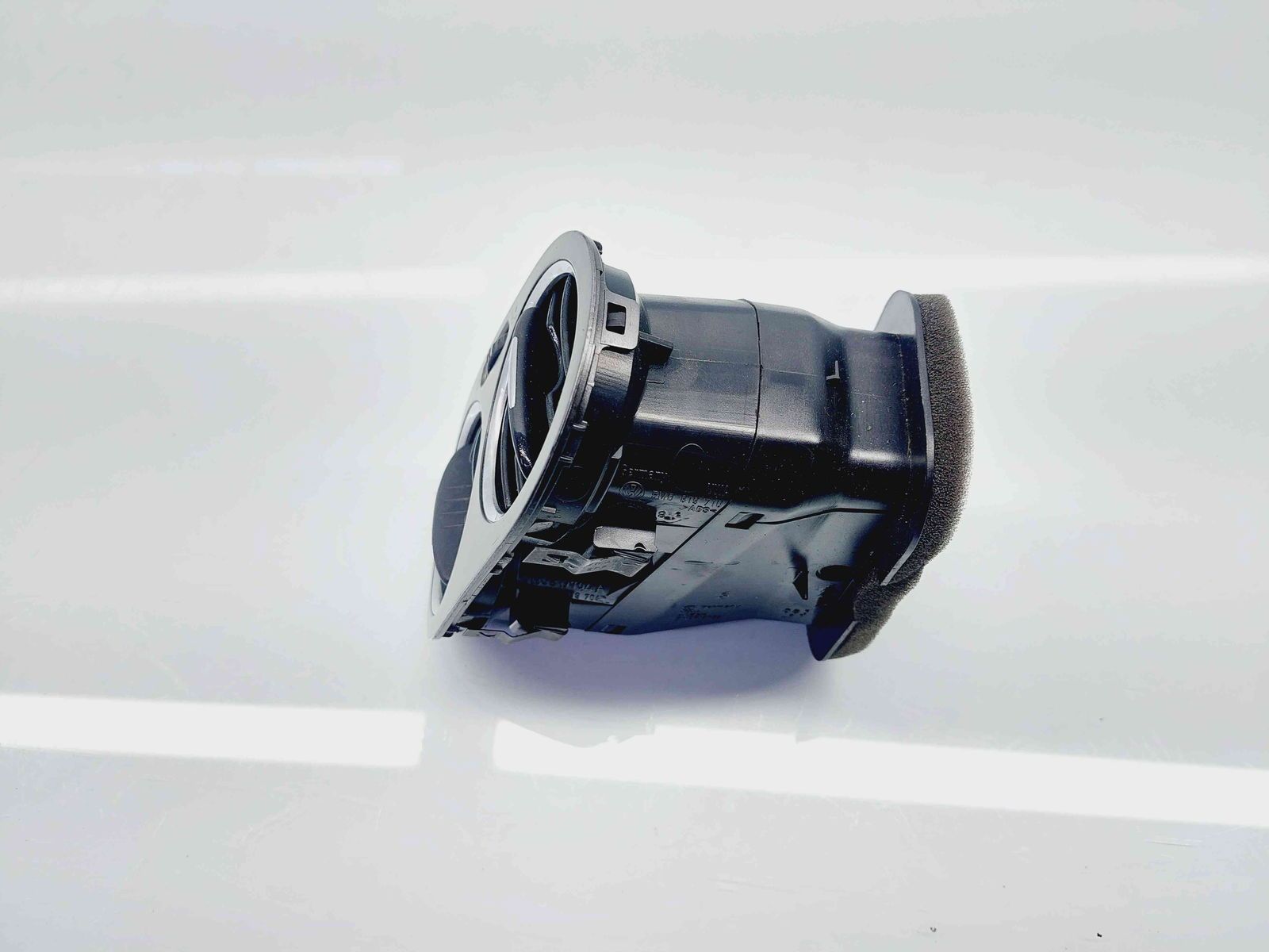 Grila aerisire dreapta Volkswagen Tiguan (5N) [Fabr 2007-2016] 5M081