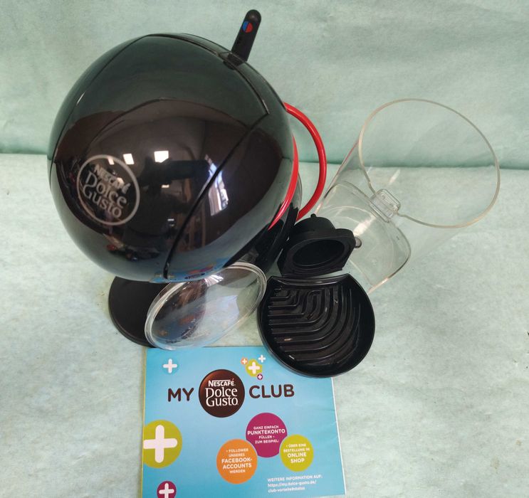 Кафемашина с гаранция 1 година NESCAFÉ® Krups Dolce Gusto Piccolo XS