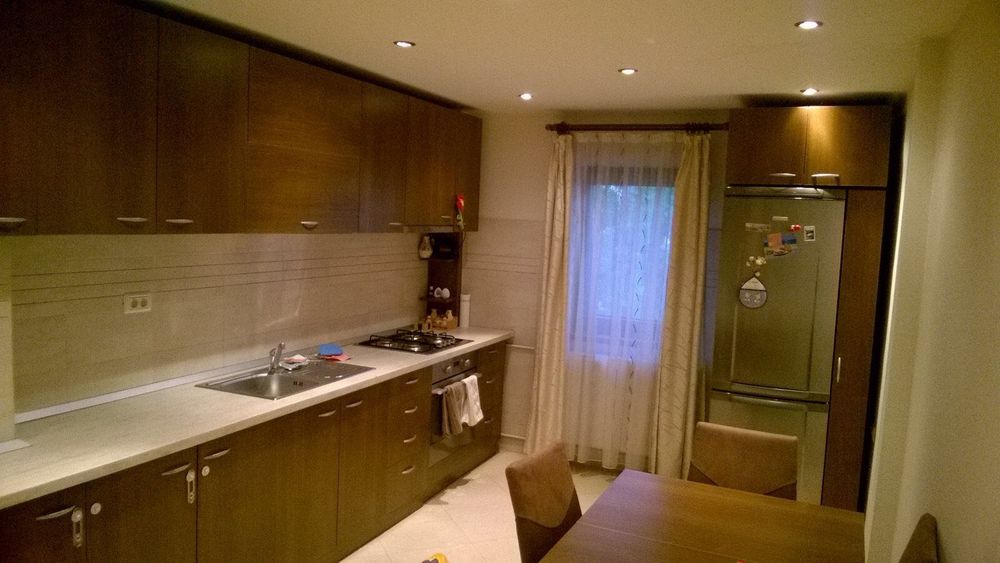 Proprietar, Apartament 3 camere,  zona Bucovina, etaj 3.