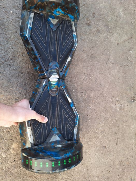 Vînd hoverboard 8 inch