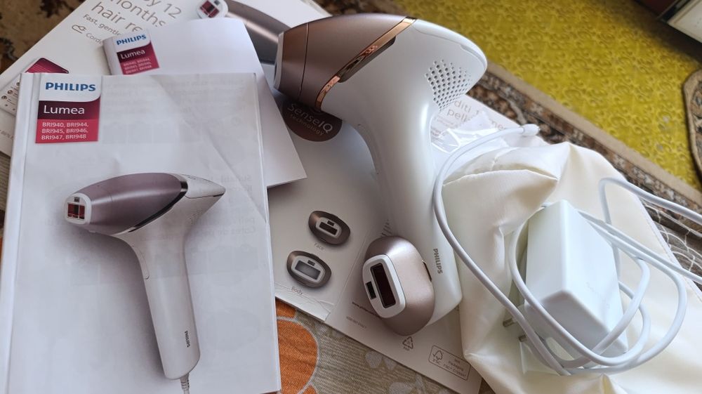 Epilator IPL Philips Lumea Seria 8000 nou