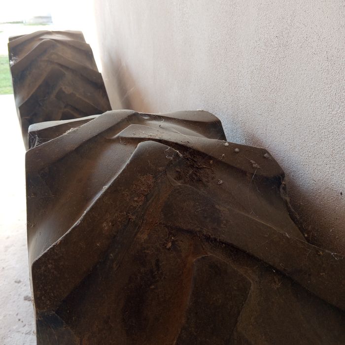 Cauciucuri spate tractor 445