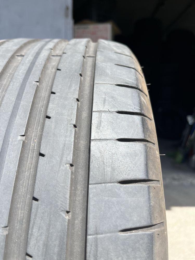 4 бр. летни гуми 225/40/18 Dunlop DOT 4119 4,5-5 mm