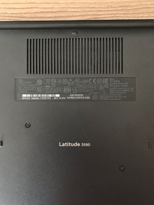 Лаптоп Dell Latitude 3590+нова раница подарък