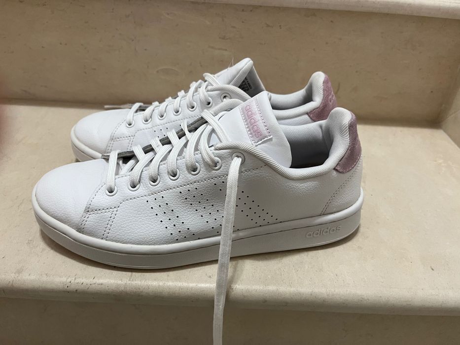 Adidas дамски обувки от естествена кожа