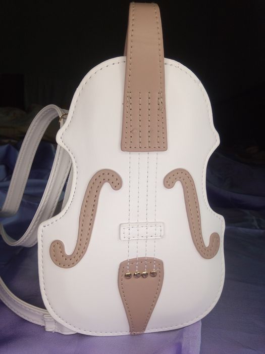 Дамска кожена чанта Китара