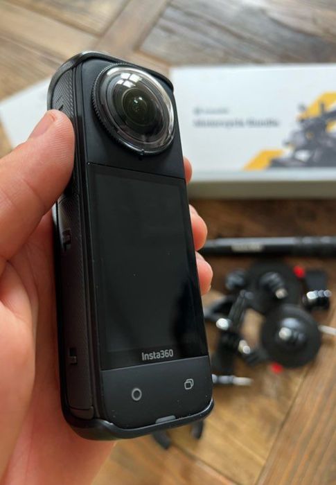 Insta 360 x4 срочно продам