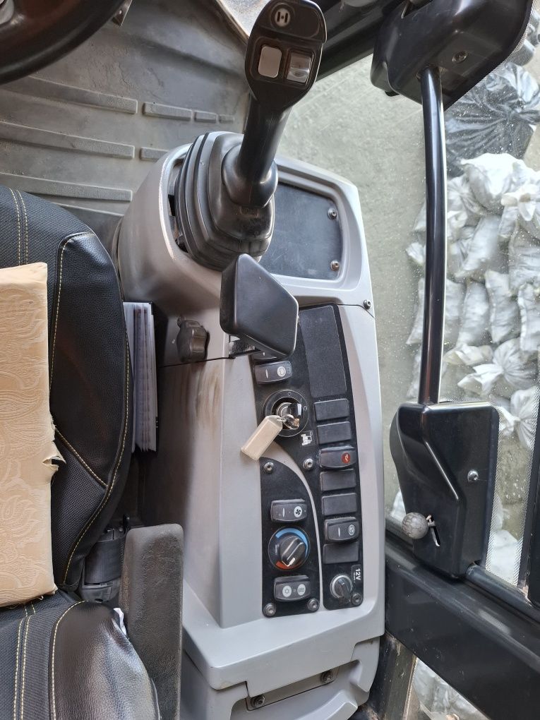 Caterpillar 908H *An 2008 *Cupa 1 m3 *11800 ore *Unic proprietar