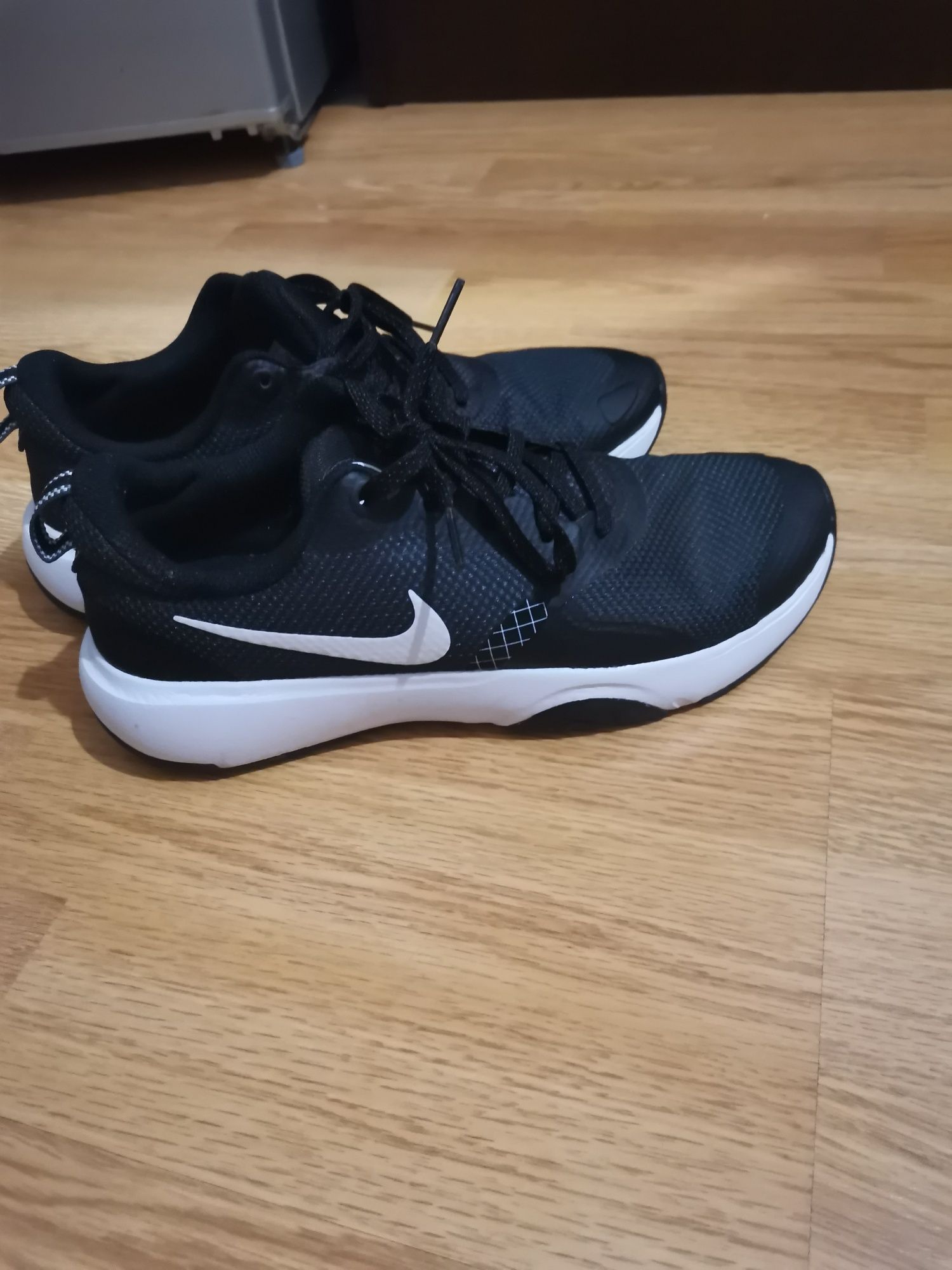 Tenisi Nike Comfort