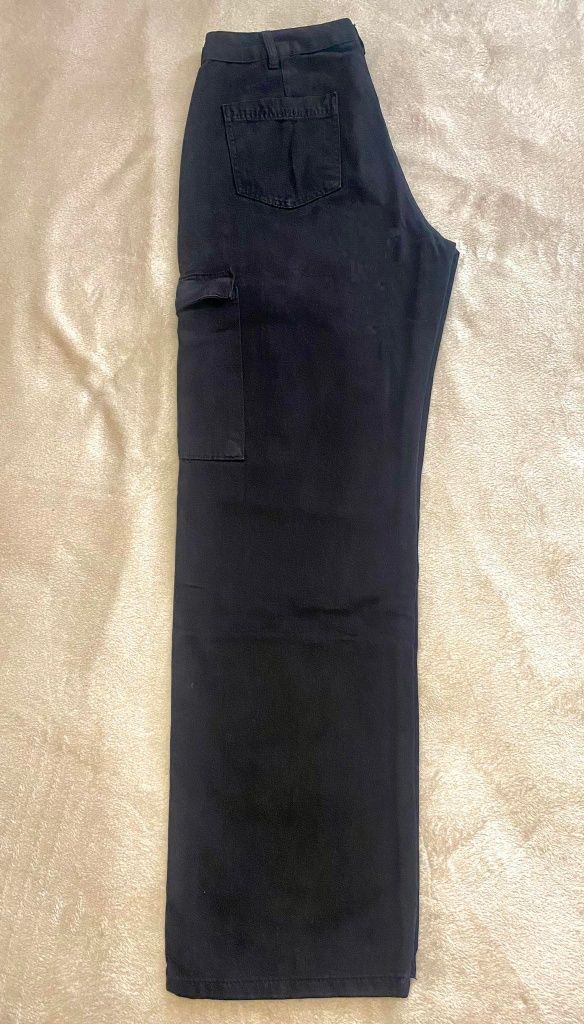 Черни карго панталони