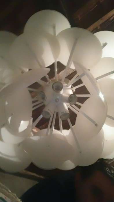 Lustră modernă cu mai multe dulii