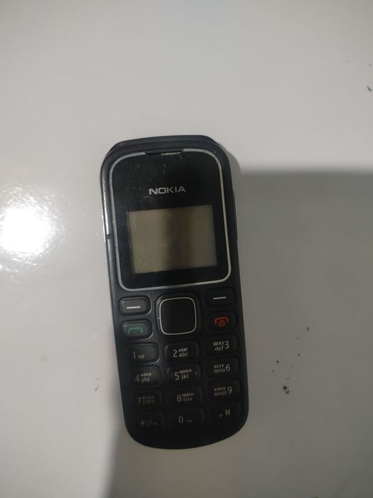 Нокиа 1280 рабочий телефон (игры есть)
