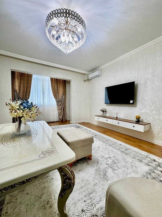 м.Ойбек кафе Точка Вкуса 3-комн 6/9 72 м² евроремонт меб/тех