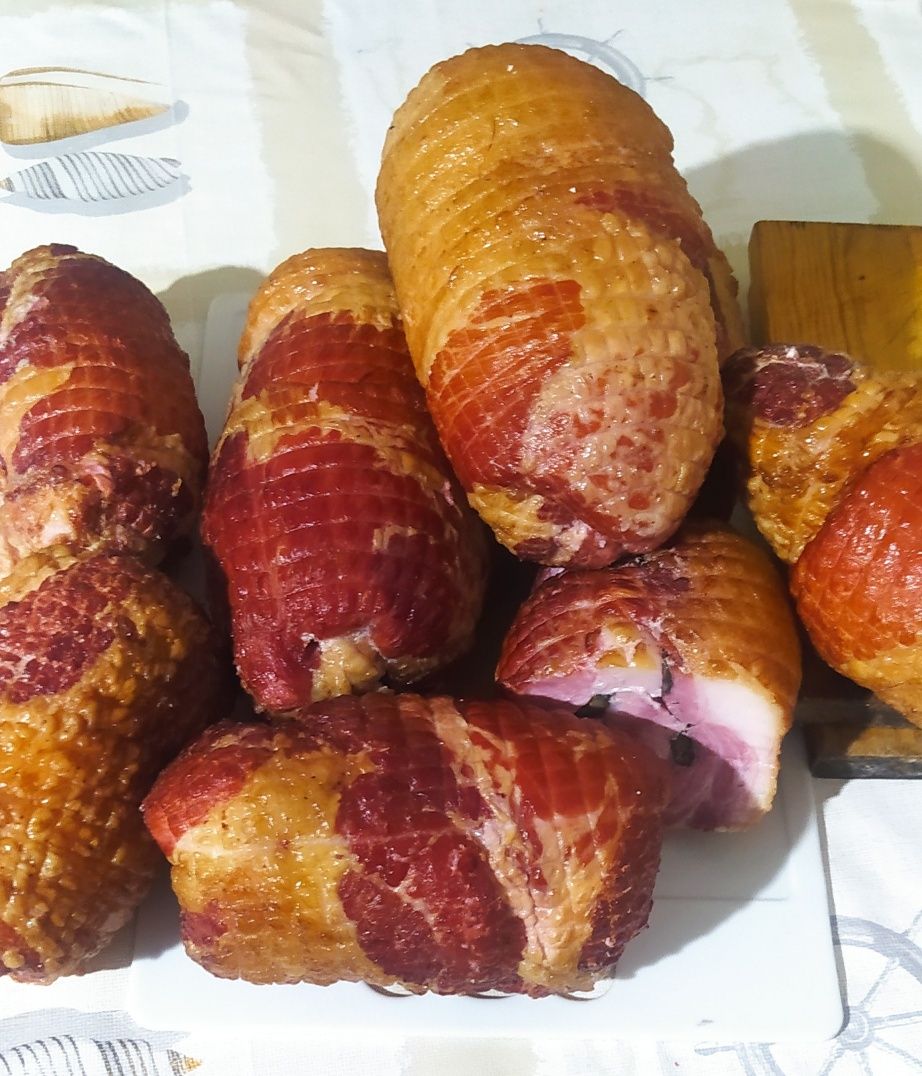 Мясо домашнего копчения.