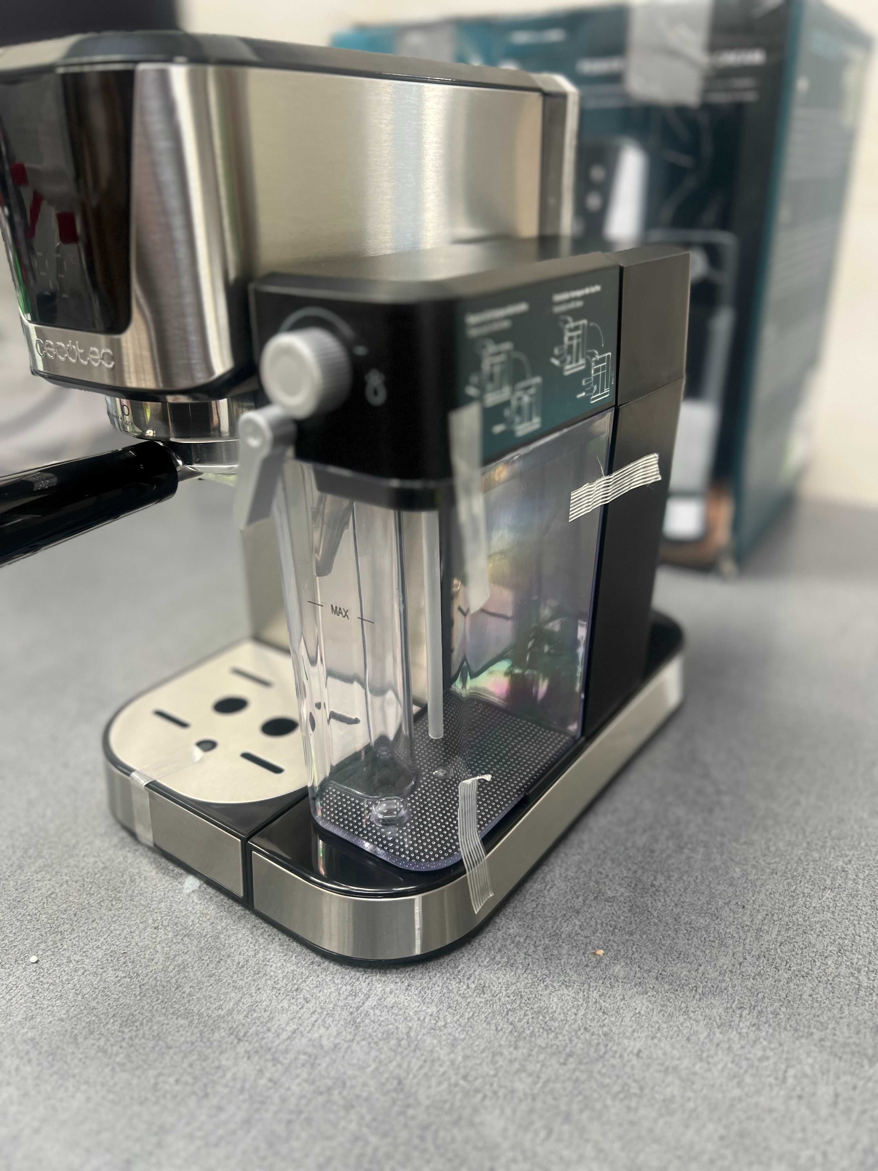 Полуавтоматична кафемашина Cecotec Power Espresso 20 Cream