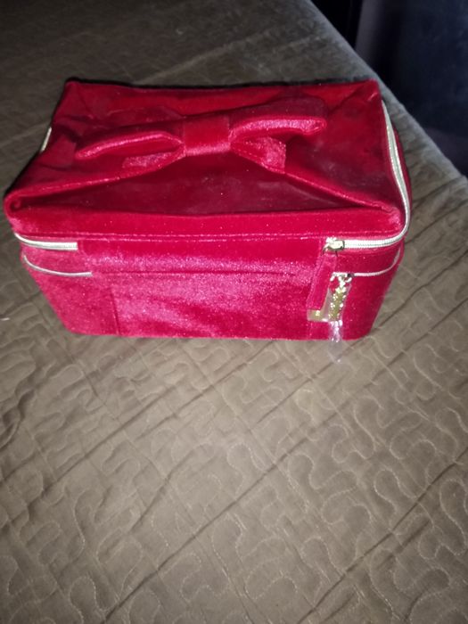 Косметичка продам