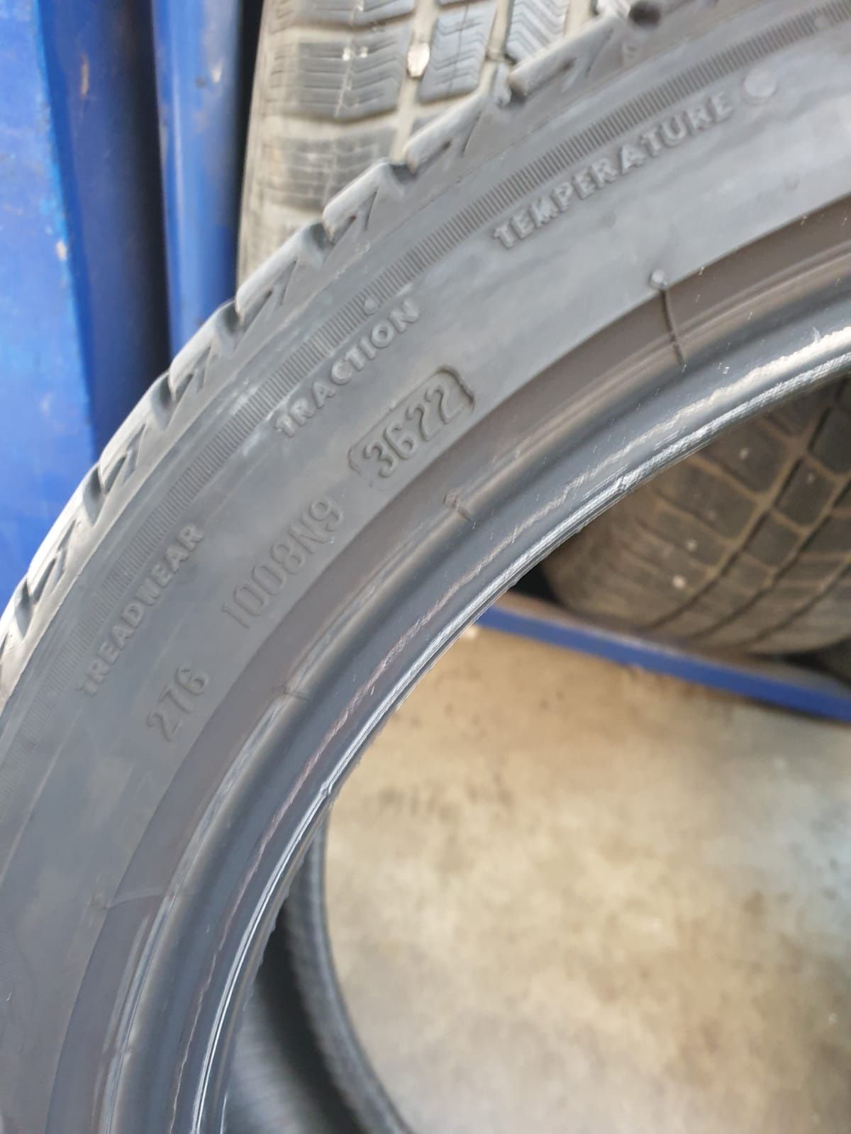 245/40R19 Bridgestone t005