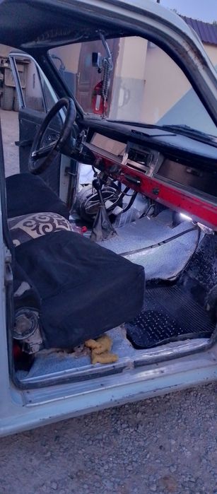 Gaz 2410 sotiladi