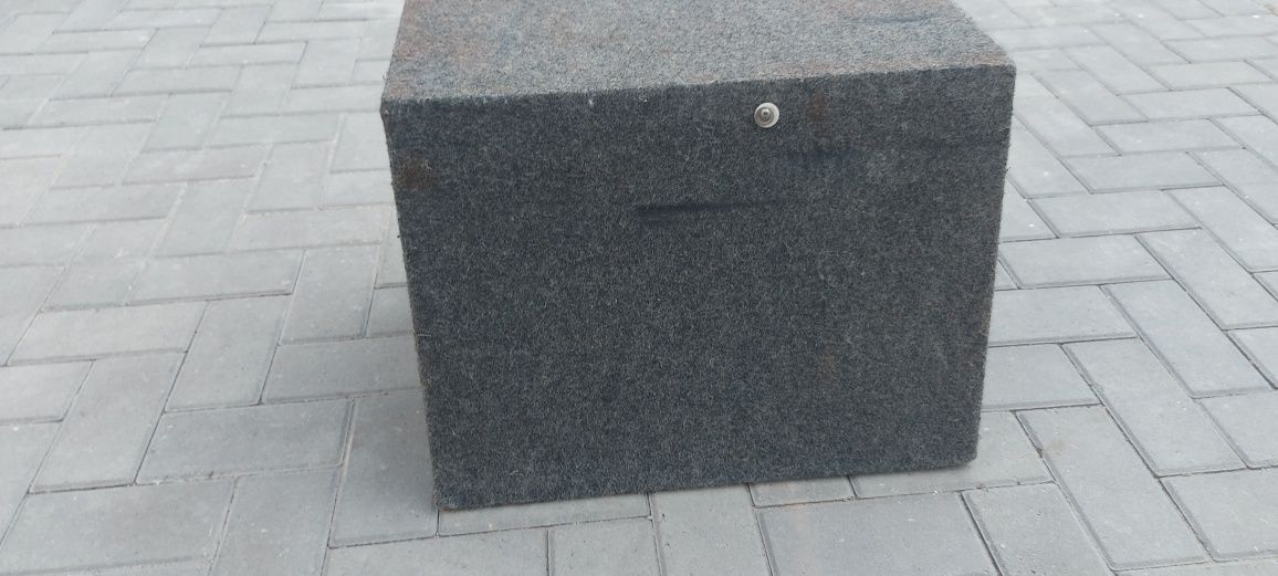 Продам сабвуфер в машину