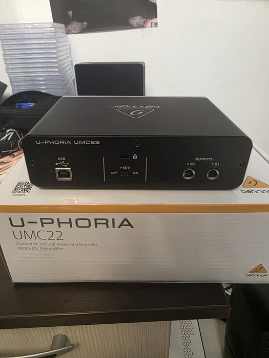 Behringer u-phoria