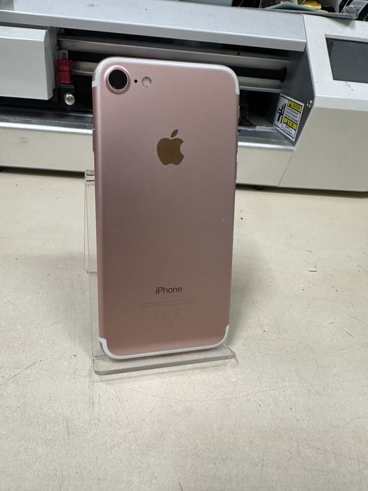 Iphone 7 / 32 gb / garantie / folie sticla CADOU