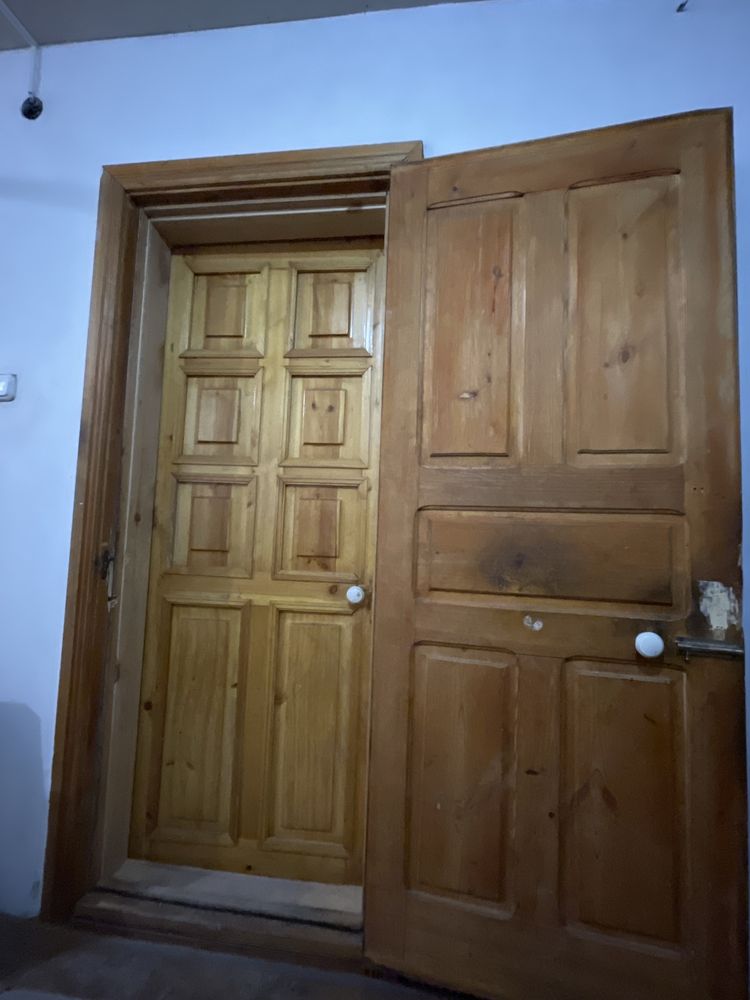 Продам двери деревянные