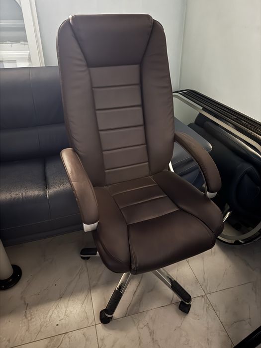 Продам офисное кресло