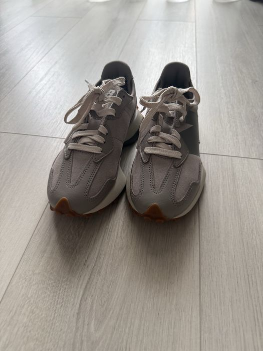 Adidași New Balance 327