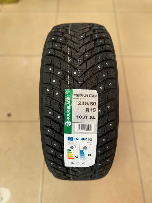 235/50 R19 ROCKBLADE winterplus stud II шипованные