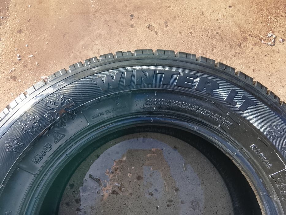 235 65 r16 C patru anvelope m+s