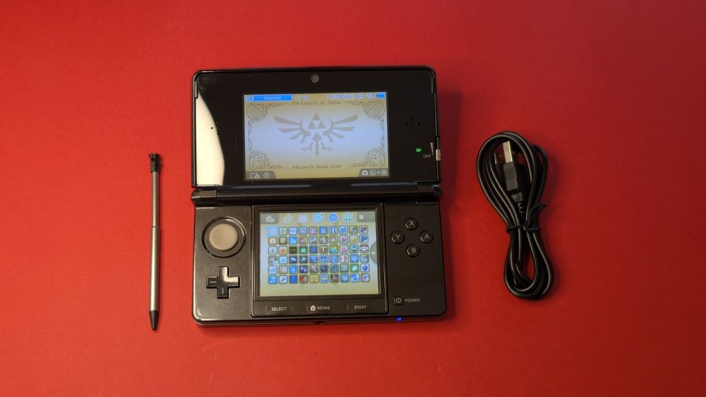 Consola Nintendo 3DS neagra modata 64GB la cutie