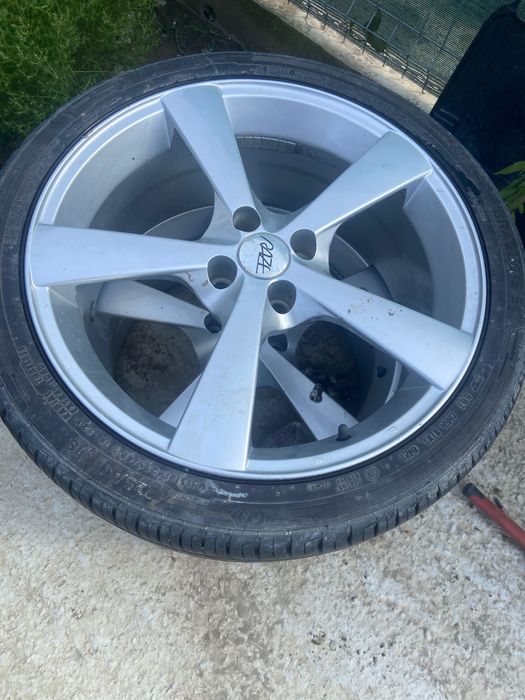 2 jante plus 4 cauciucuri vara 225. /40 R18 XL
