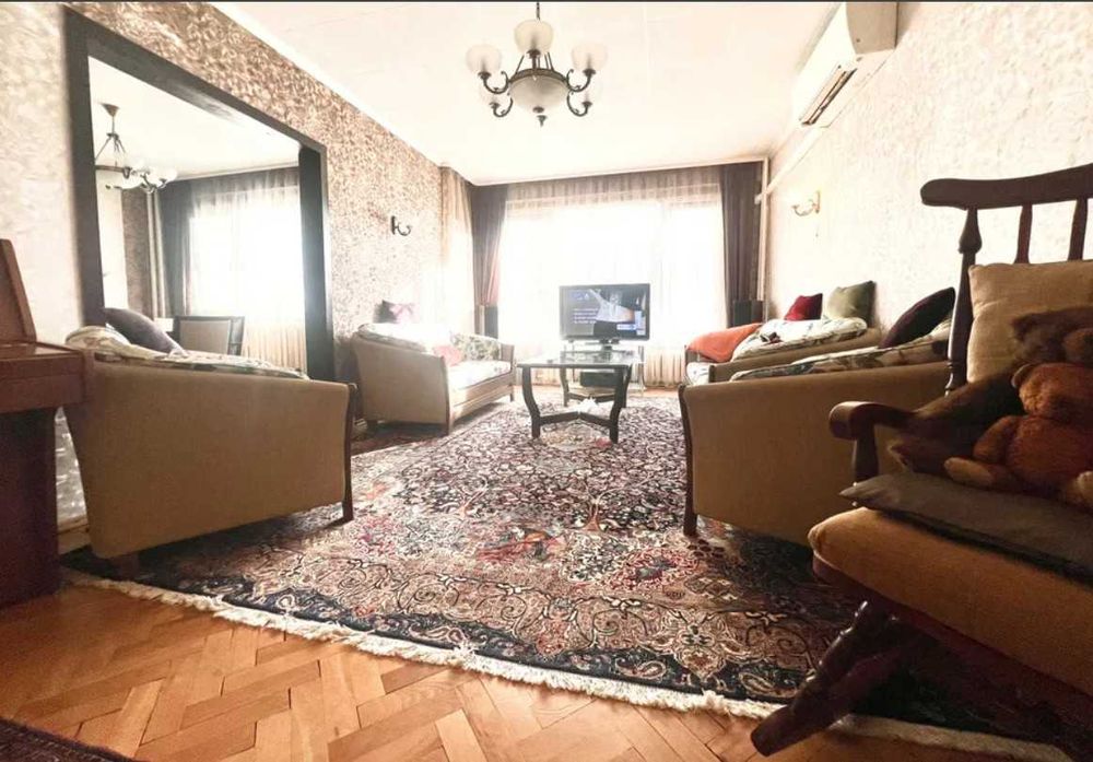 Продава се Тристаен апартамент в София, Света Троица - 88 кв.м за 2353 €/кв.м - Снимка #4