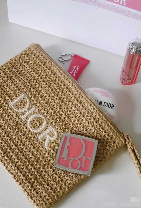 Dior solar escape esential 2025