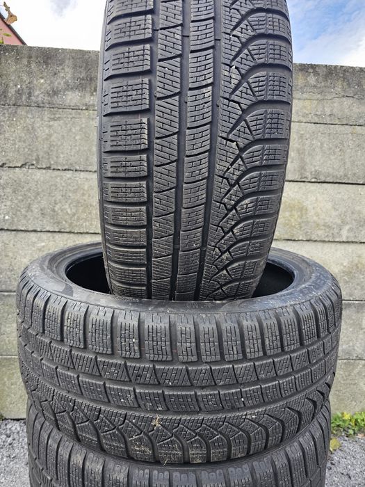 Anvelope de iarnă 245/40 R20 275/35 R20 Pirelli!