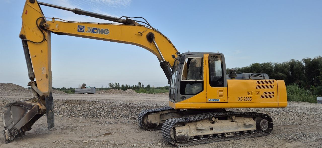 Экскаватор сотилади — XCMG XC230C