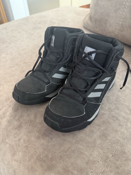 Зимни обувки Adidas