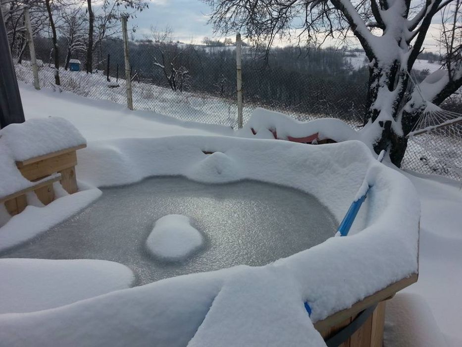 Целогодишно външно дървено джакузи за вашия двор и градина