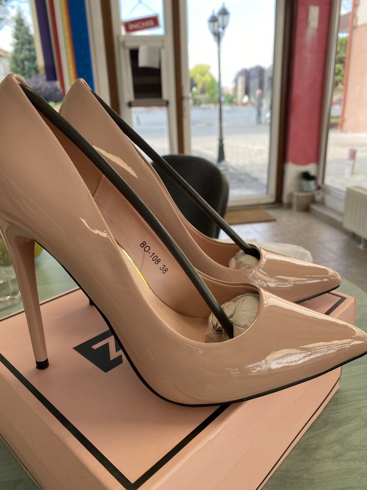 Vand stiletto bej, marime 38 noi