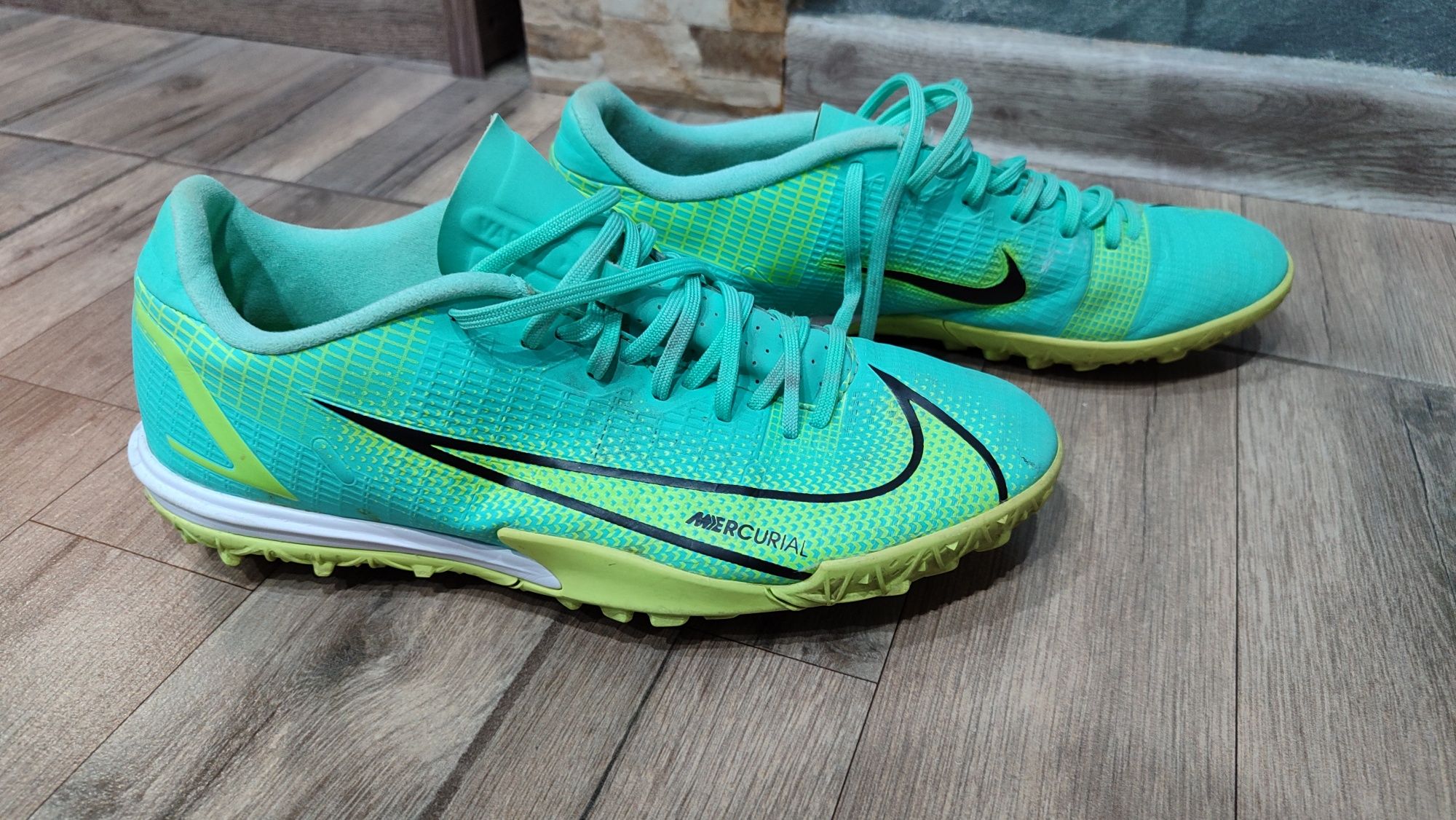 Маратонки Nike номер 40,5